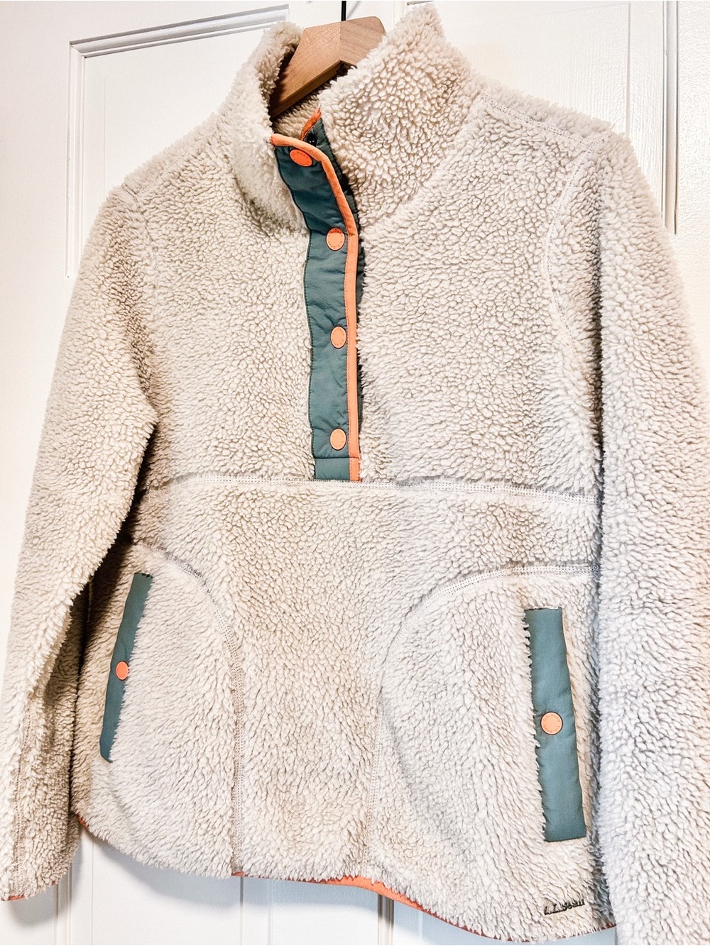 L.L. Bean Sherpa Pullover Cream, Sage Green, Salmon - Size Medium - EUC - Picture 4 of 8